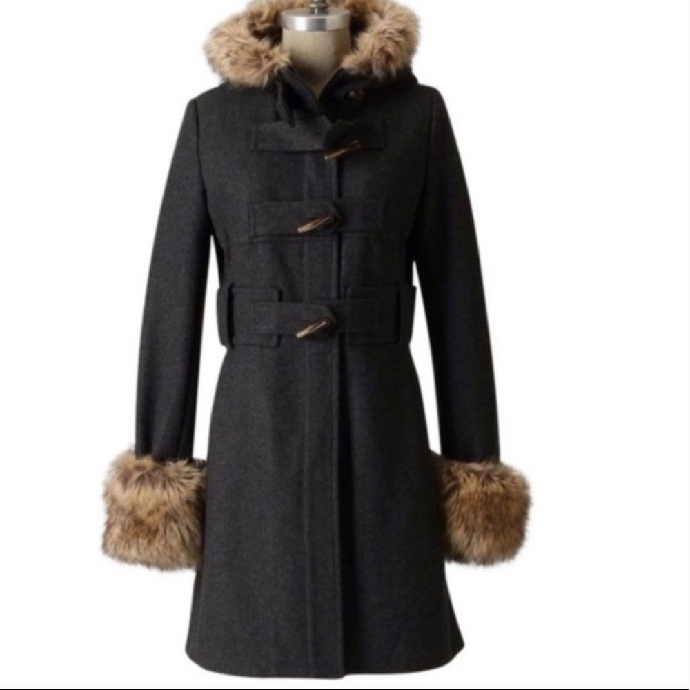 Anthro jacket fur trim toggle close